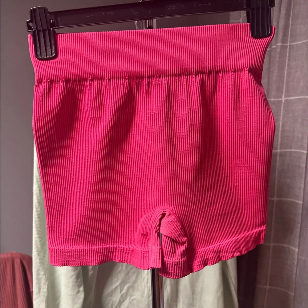 FP Movement Happiness Runs Prayna Shorts in Hot Pink Retail $38 NWOT